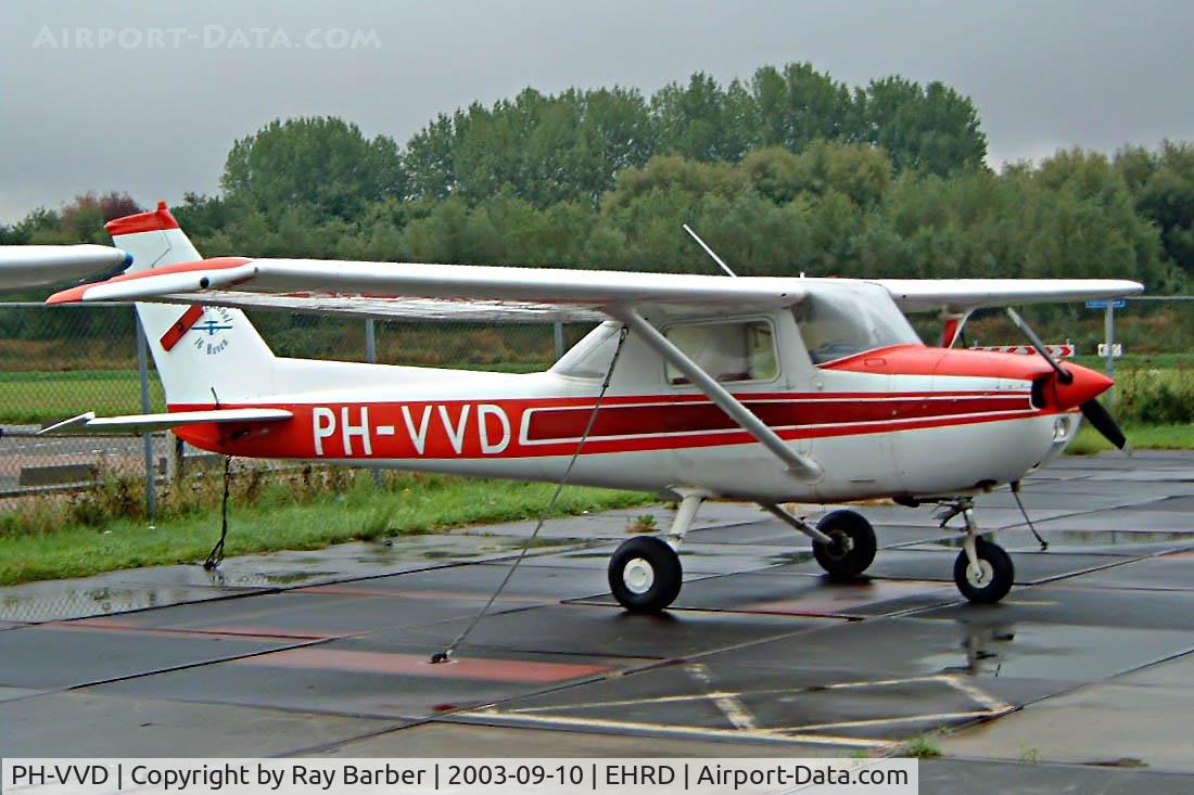 PH-VVD, Reims F150M C/N 1372, R/Cessna F.150M [1372] Rotterdam~PH 10/09/2010