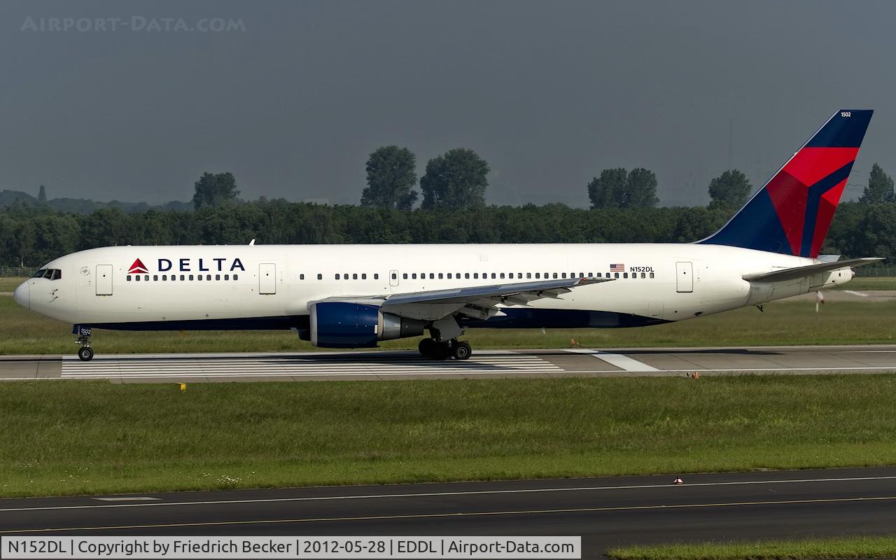 N152DL, 1990 Boeing 767-3P6 C/N 24984, departure via RW23L
