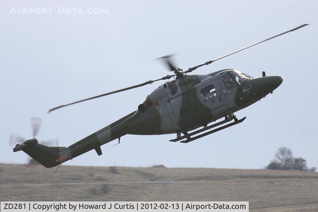 ZD281, 1983 Westland Lynx AH.7 C/N 304, Doing practice approaches at the Everleigh training area (Wiltshire).
