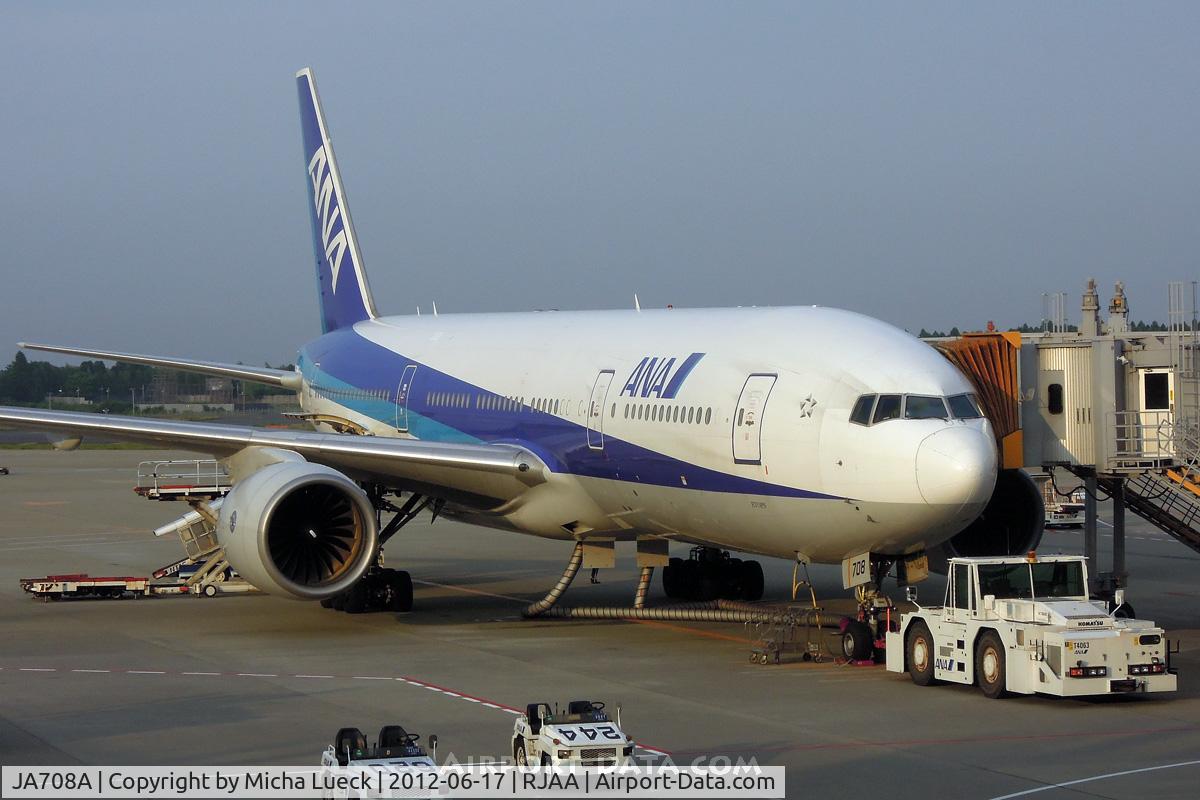JA708A, 2000 Boeing 777-281/ER C/N 28277, At Narita