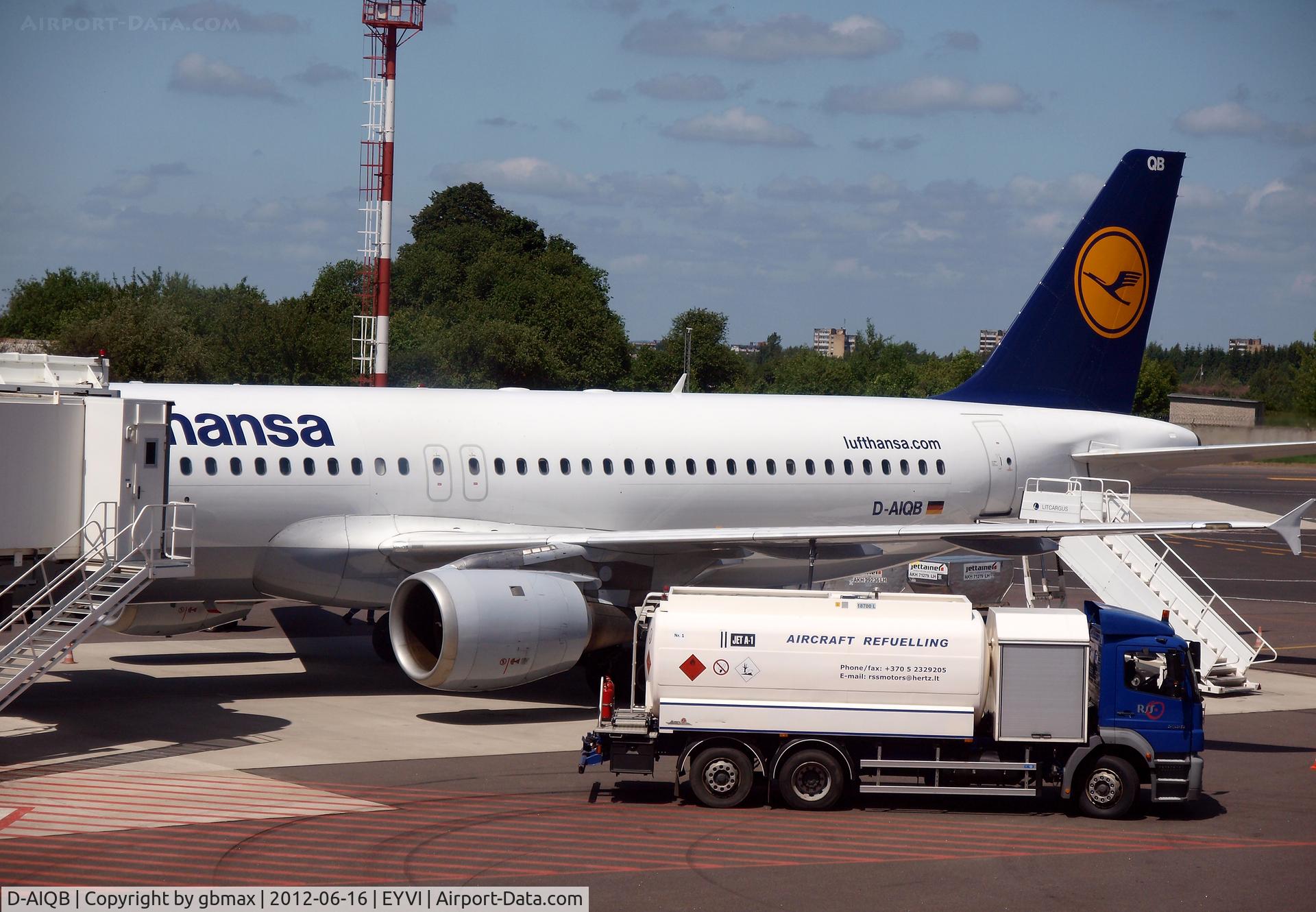 D-AIQB, 1991 Airbus A320-211 C/N 0200, Before boarding airplane @ Vilnius(VNO) for the flight to Frankfurt