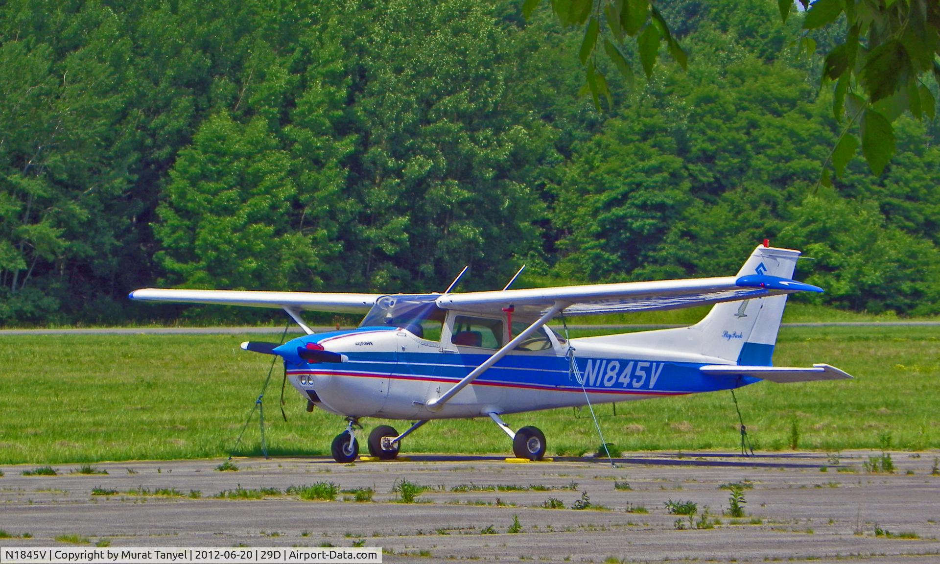 N1845V, 1974 Cessna 172M C/N 17263769, Parked at Grove City Regional Airport
