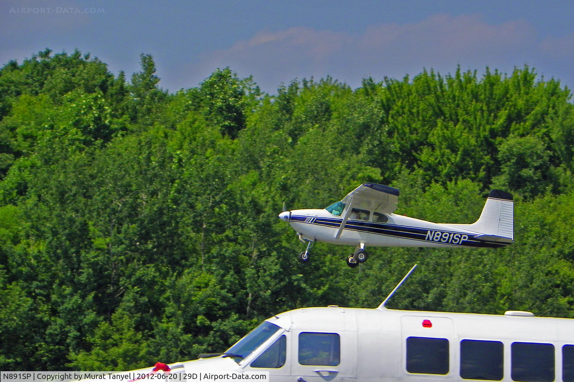 N891SP, 1957 Cessna 182A Skylane C/N 34272, Taking off!