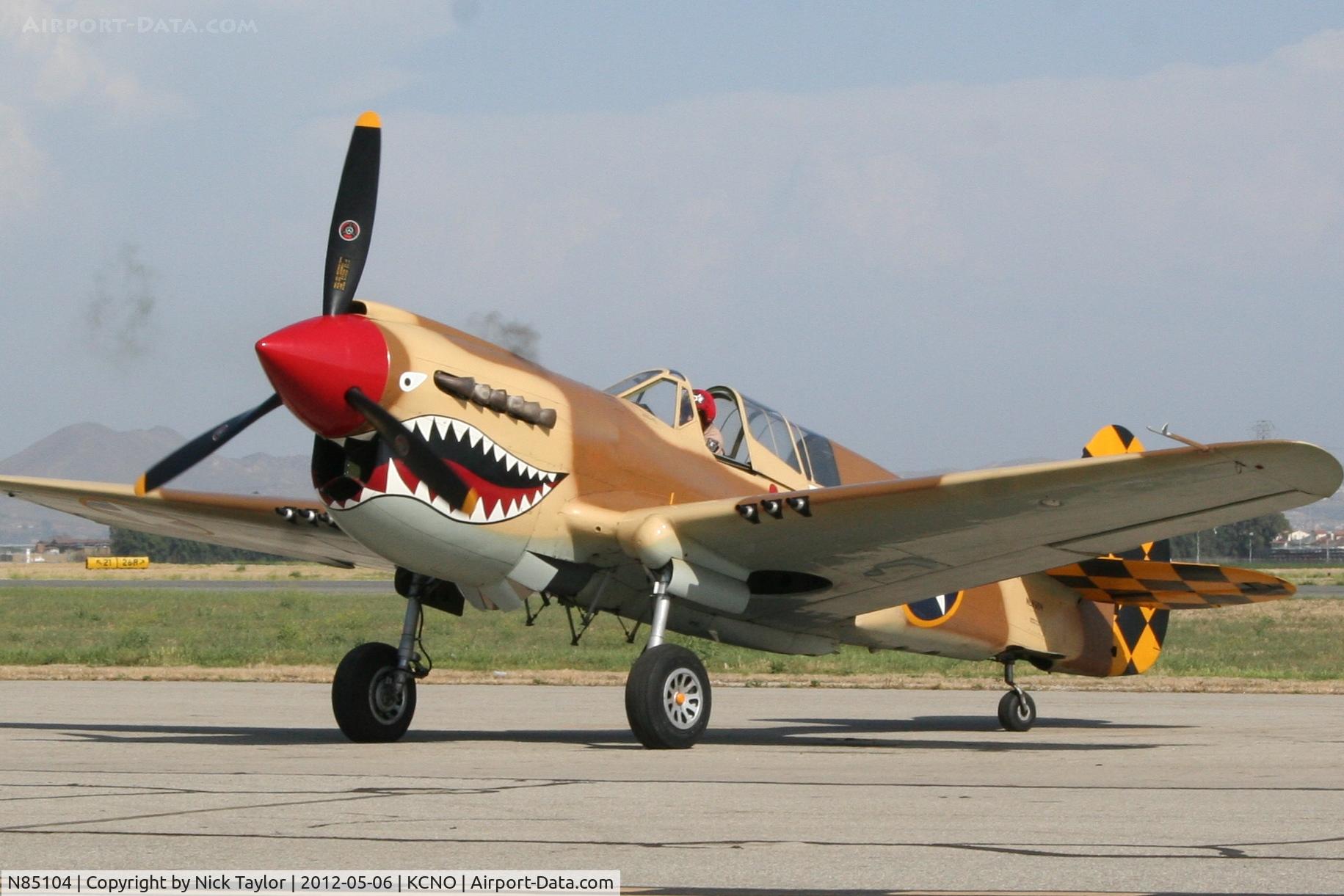 N85104, Curtiss P-40N-5CU Kittyhawk C/N 28954/F858, Starting up