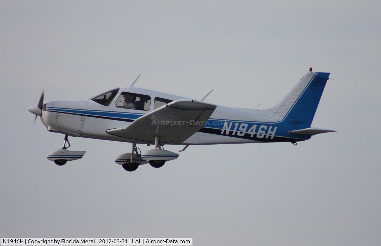N1946H, 1977 Piper PA-28-161 C/N 28-7716067, PA-28-161