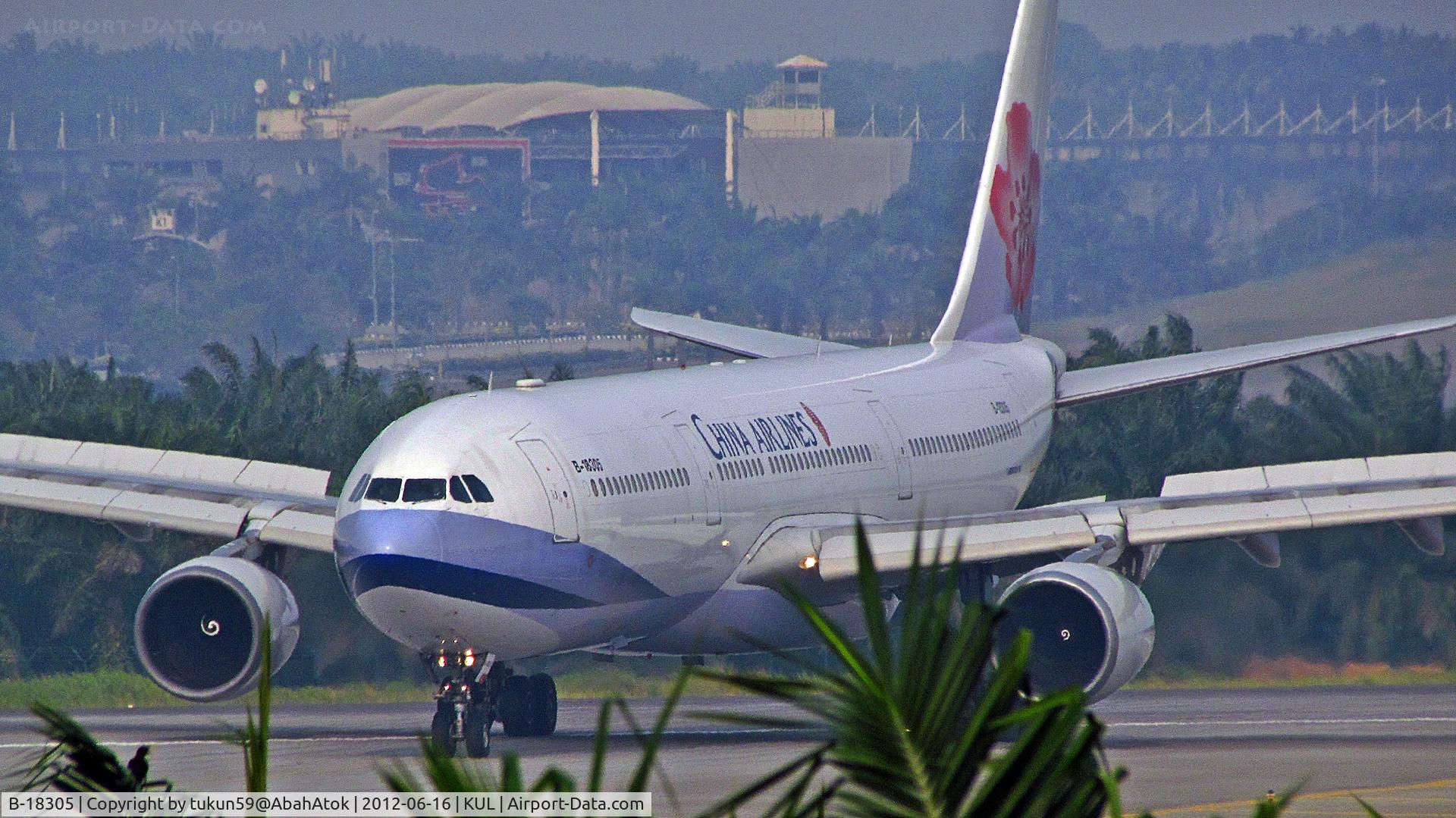 B-18305, 2005 Airbus A330-302 C/N 671, China Airlines