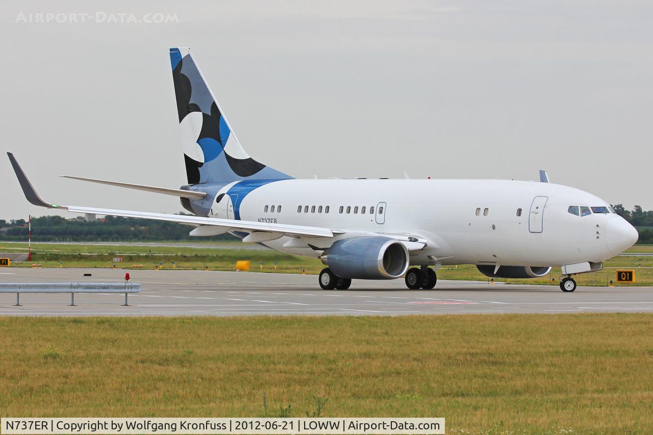 N737ER, 2000 Boeing 737-7CJ BBJ C/N 30754, Private