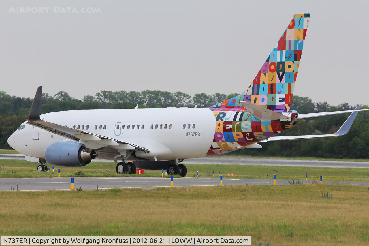 N737ER, 2000 Boeing 737-7CJ BBJ C/N 30754, Private