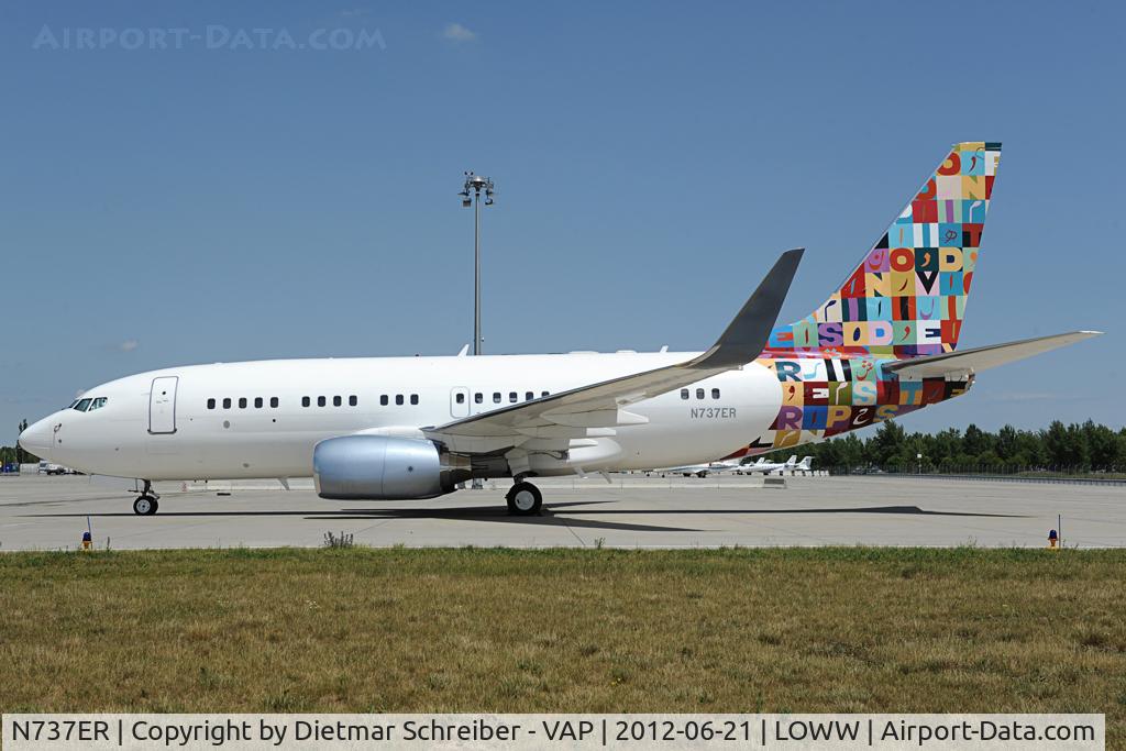 N737ER, 2000 Boeing 737-7CJ BBJ C/N 30754, Boeing 737-700