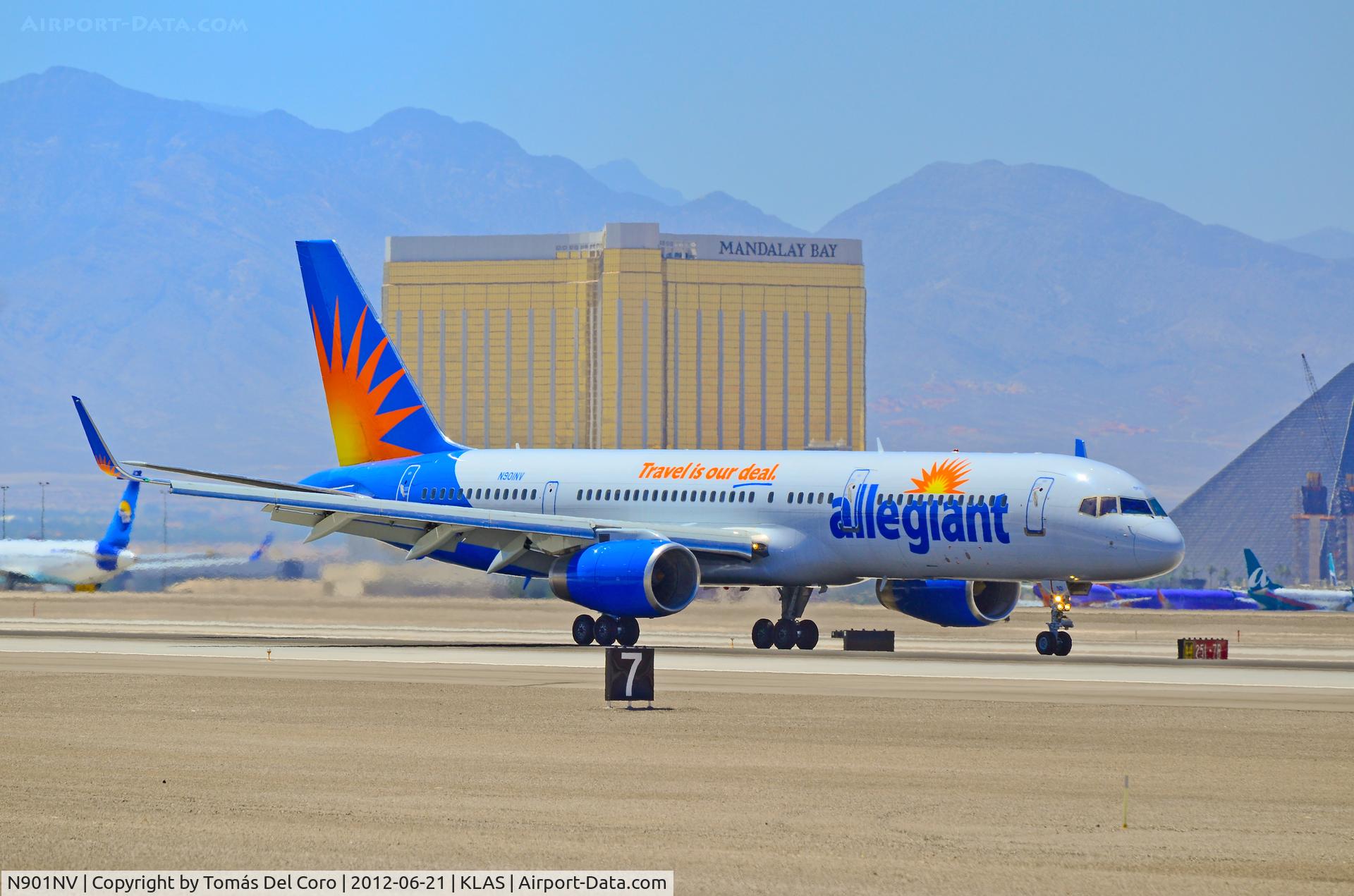 N901NV, 1992 Boeing 757-204 C/N 26963, N901NV Allegiant Air 1992 Boeing 757-204(WL) - cn 26963 / 450

Enter service with Allegiant June 10, 2012

- Las Vegas - McCarran International (LAS / KLAS)
USA - Nevada, May 25, 2012
Photo: Tomás Del Coro