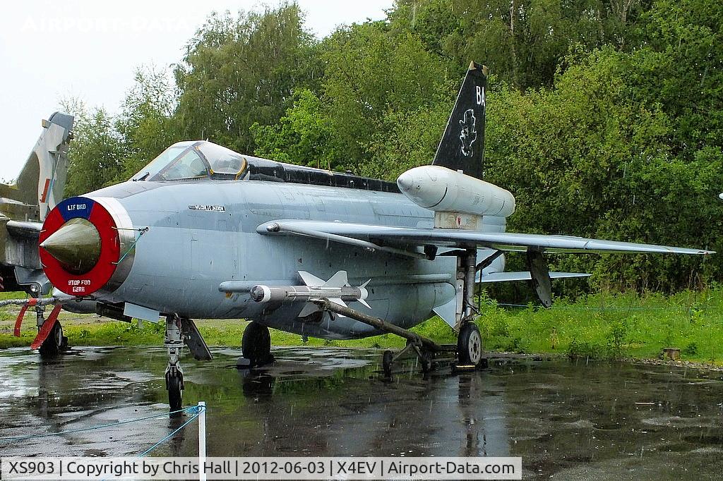 XS903, English Electric Lightning F.6 C/N 95249, now fitted with over wing fuel tanks
