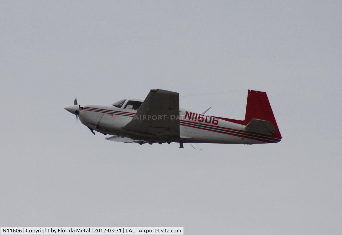 N11606, 1982 Mooney M20J 201 C/N 24-1276, Mooney M20J
