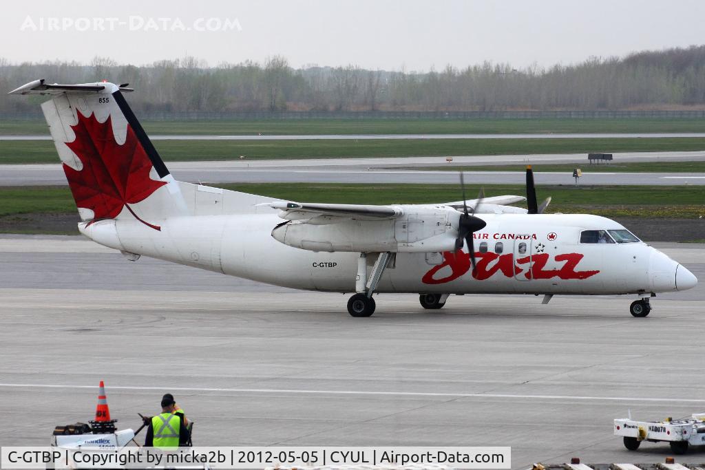 C-GTBP, 1987 De Havilland Canada DHC-8-102 Dash 8 C/N 066, Taxiing