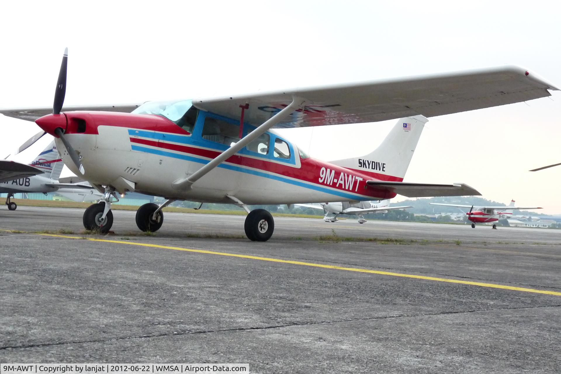 9M-AWT, Cessna P206C Super Skylane C/N Not found 9M-AWT, Maxfli