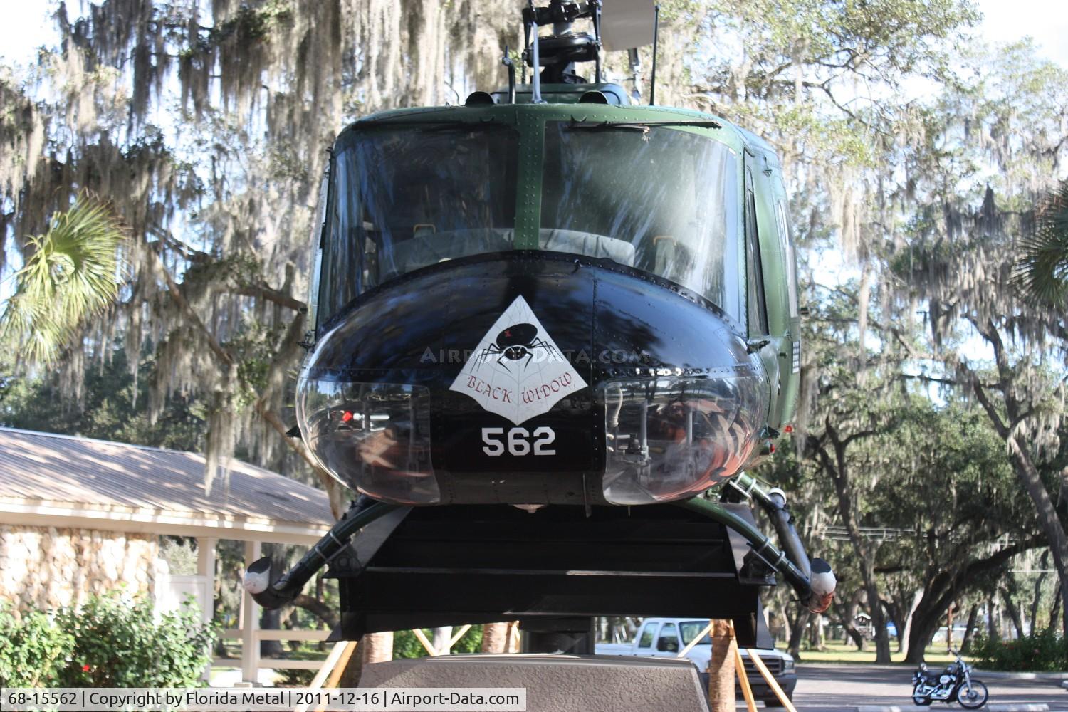 68-15562, 1968 Bell UH-1H Iroquois C/N 10492, UH-1H at Tampa Veterans Park