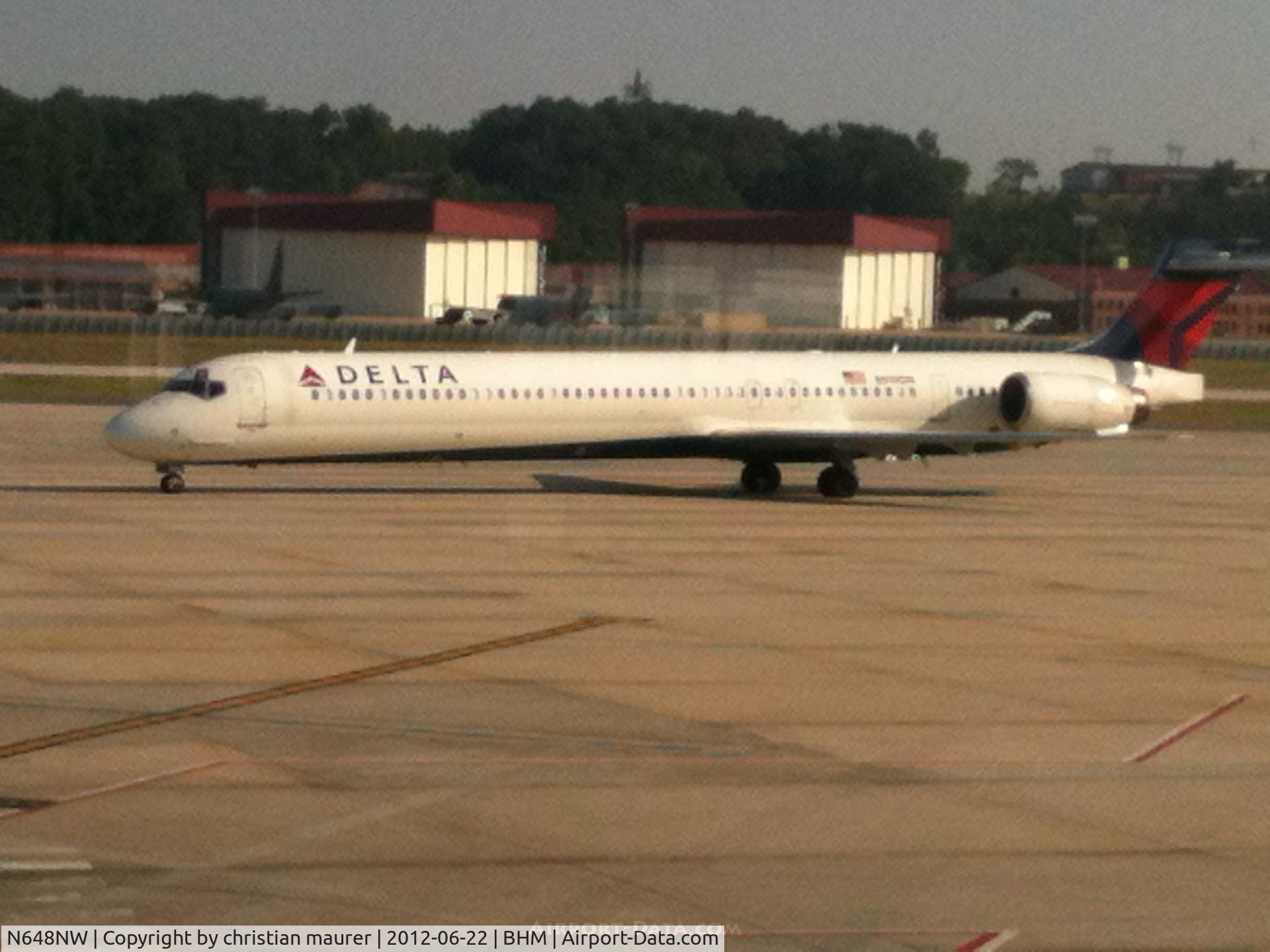 N648NW, McDonnell Douglas MD-90-30 C/N 53553, MCDONELL DOUGLAS MD-90!!