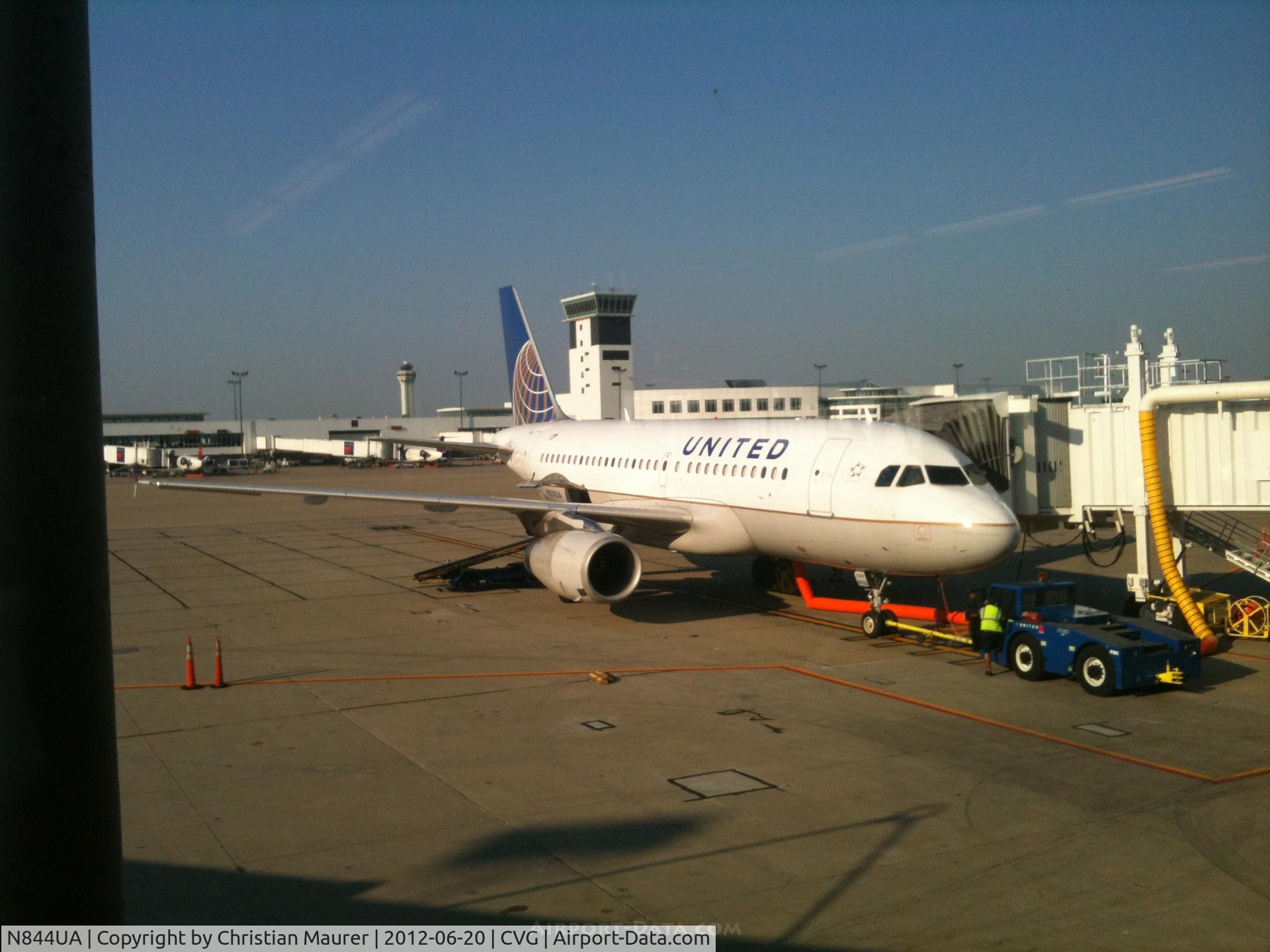 N844UA, 2001 Airbus A319-131 C/N 1581, a319