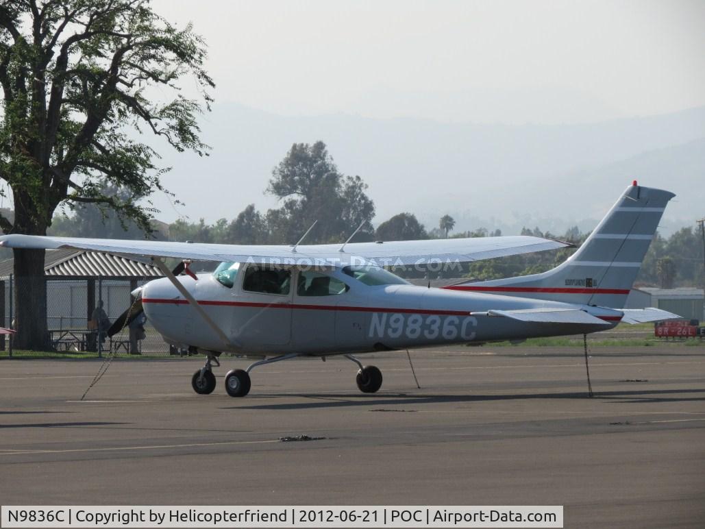 N9836C, 1978 Cessna R182 Skylane RG C/N R18200456, Parked in transient parking