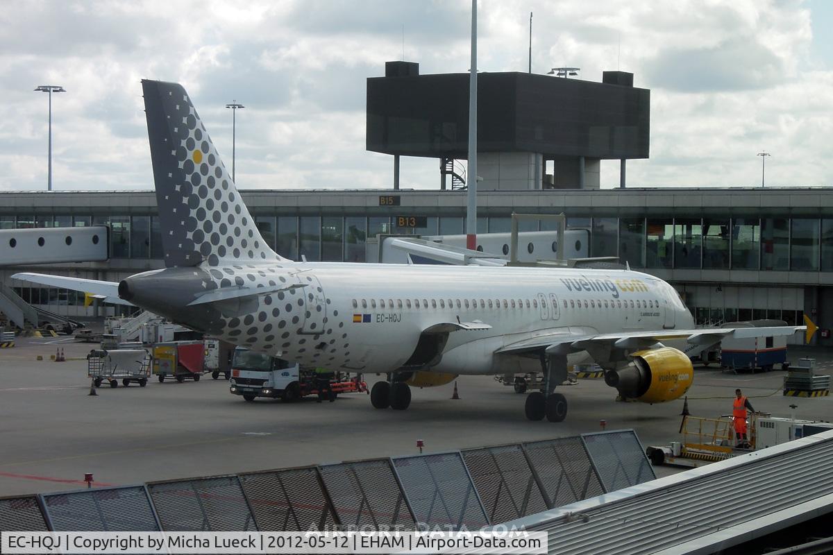 EC-HQJ, 2001 Airbus A320-214 C/N 1430, At Schipohl