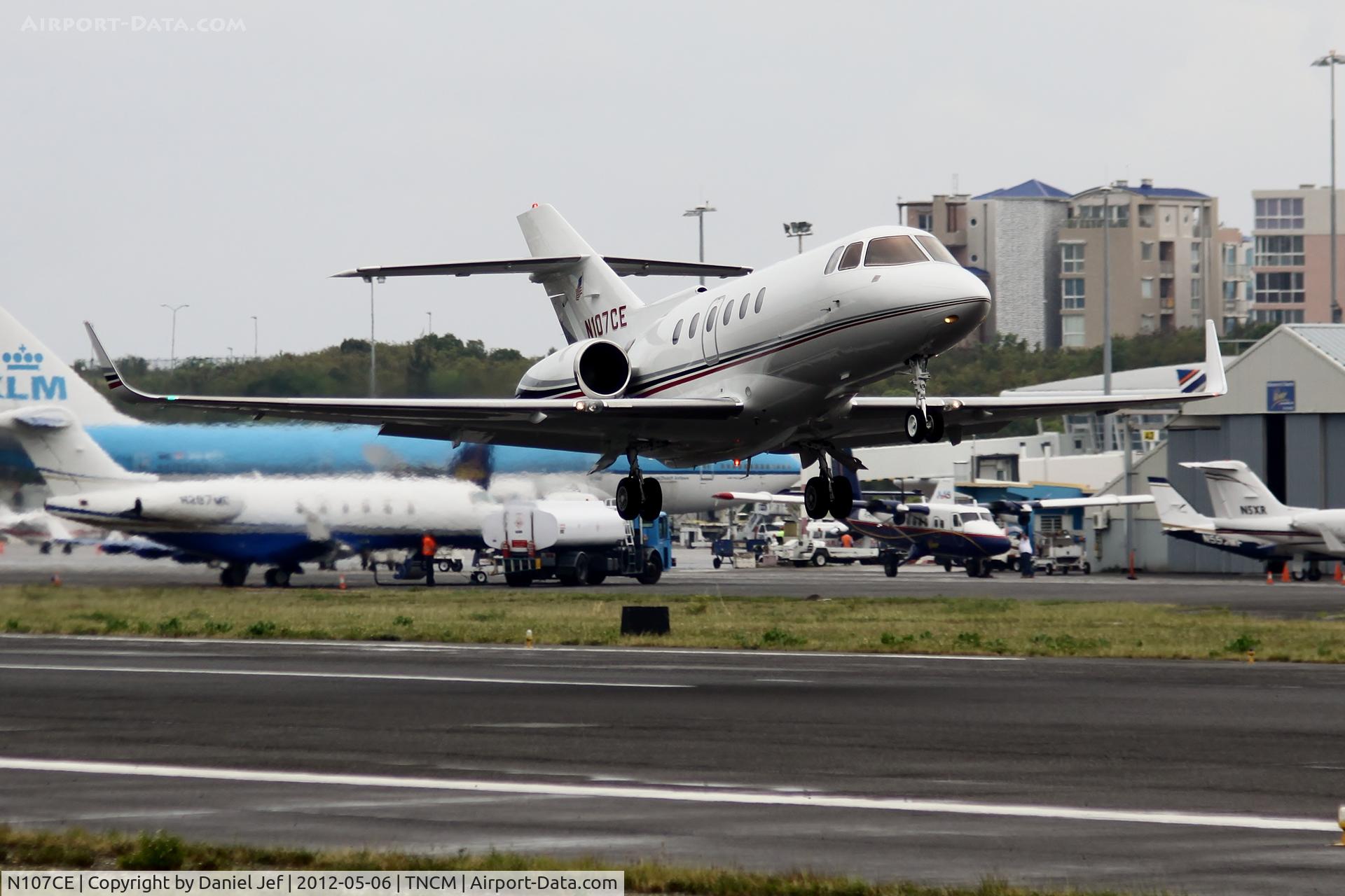 N107CE, 2002 Raytheon Hawker 800XP C/N 258584, N107CE