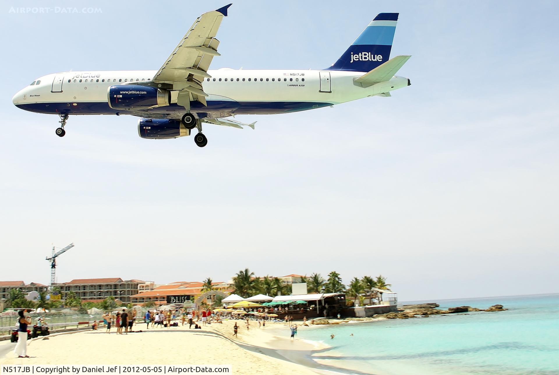N517JB, 2000 Airbus A320-232 C/N 1327, N517JB