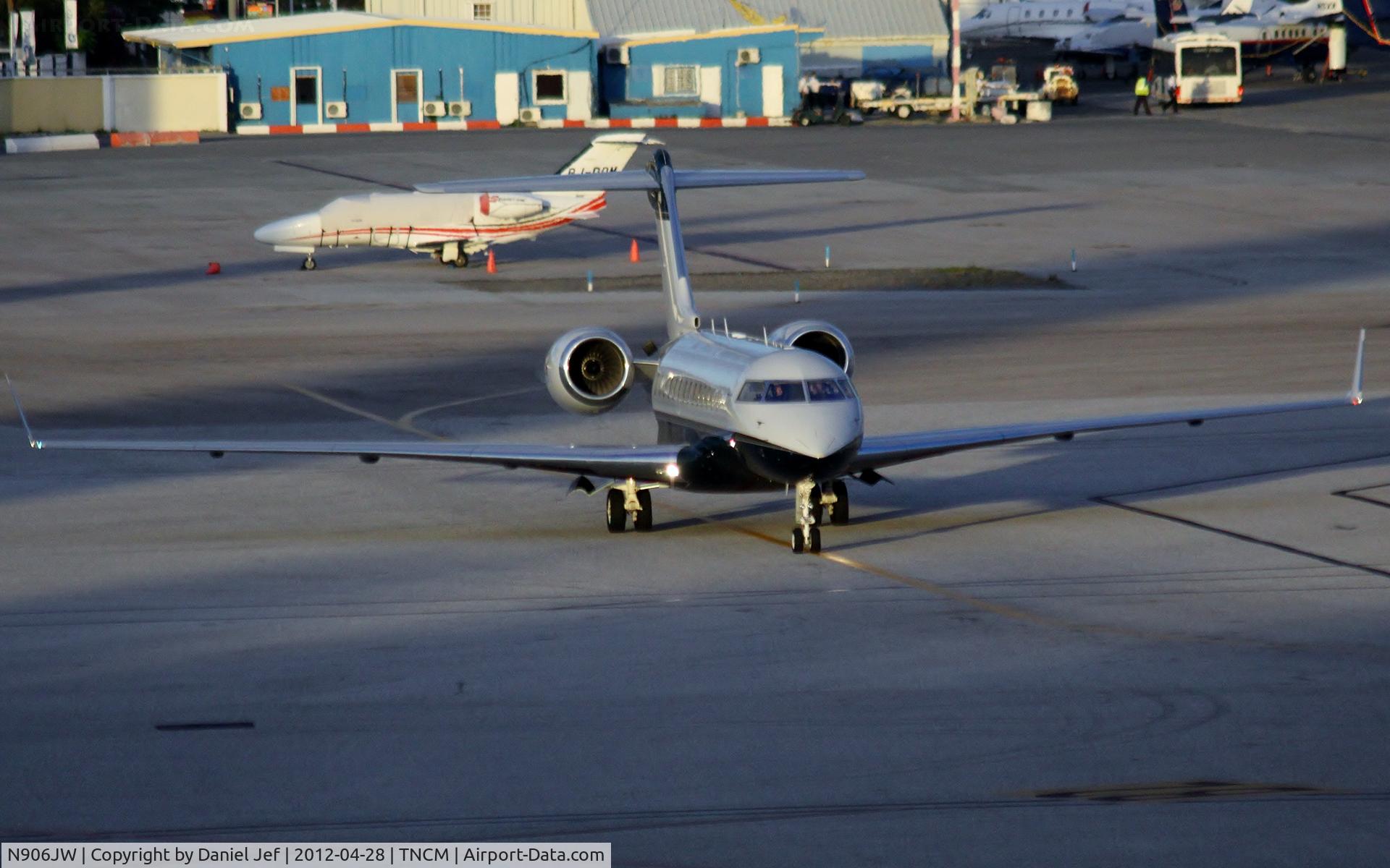 N906JW, 2002 Bombardier BD-700-1A10 Global Express C/N 9110, N906JW