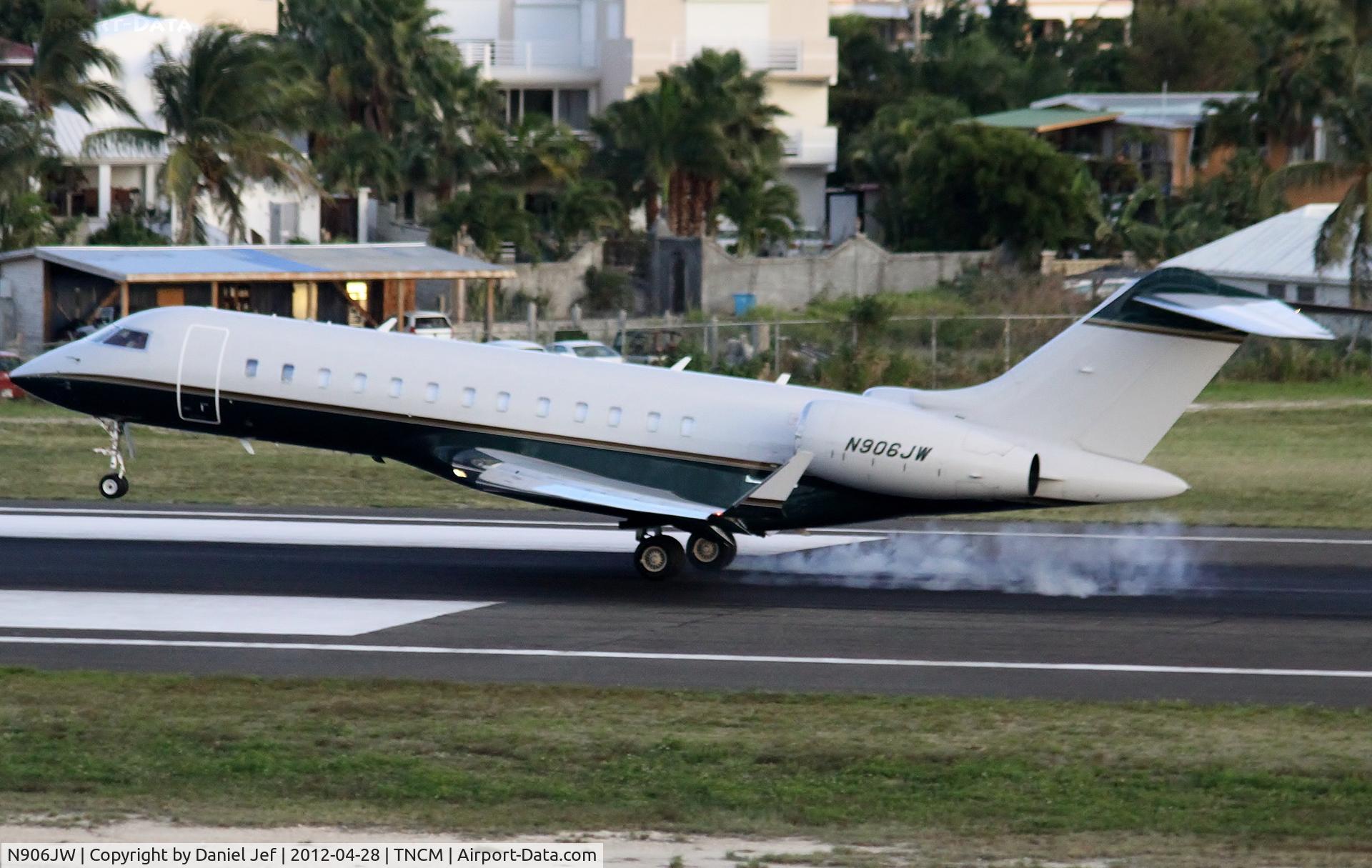 N906JW, 2002 Bombardier BD-700-1A10 Global Express C/N 9110, N906JW