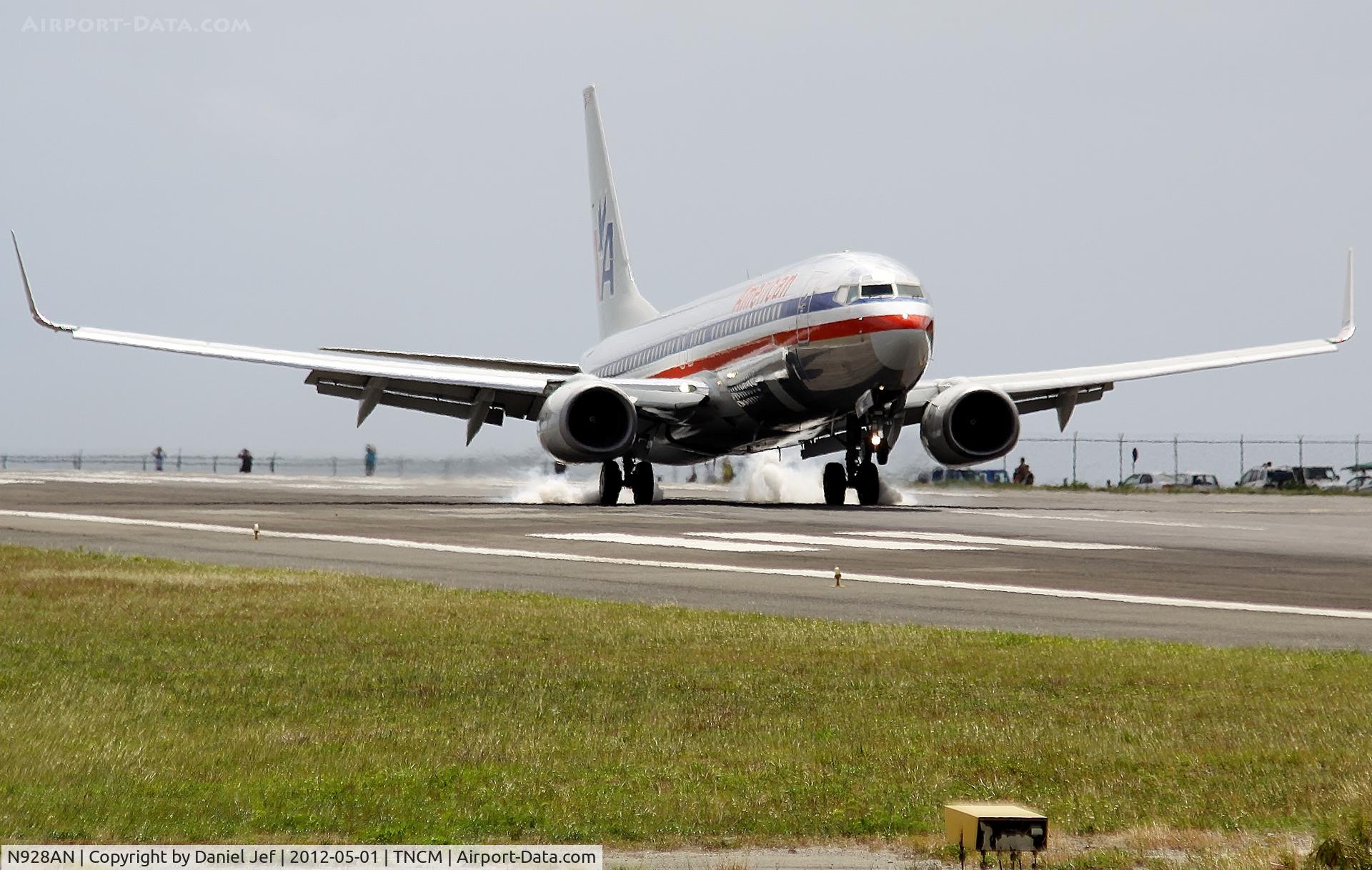 N928AN, 2000 Boeing 737-823 C/N 29528, N928AN