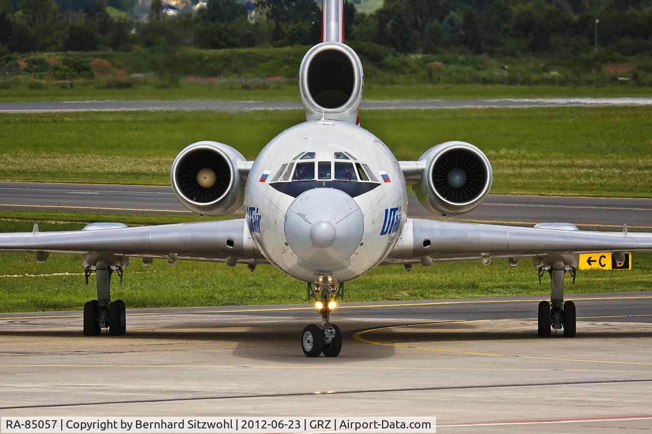 RA-85057, 1989 Tupolev Tu-154M C/N 07A1001, Front view taxiing.