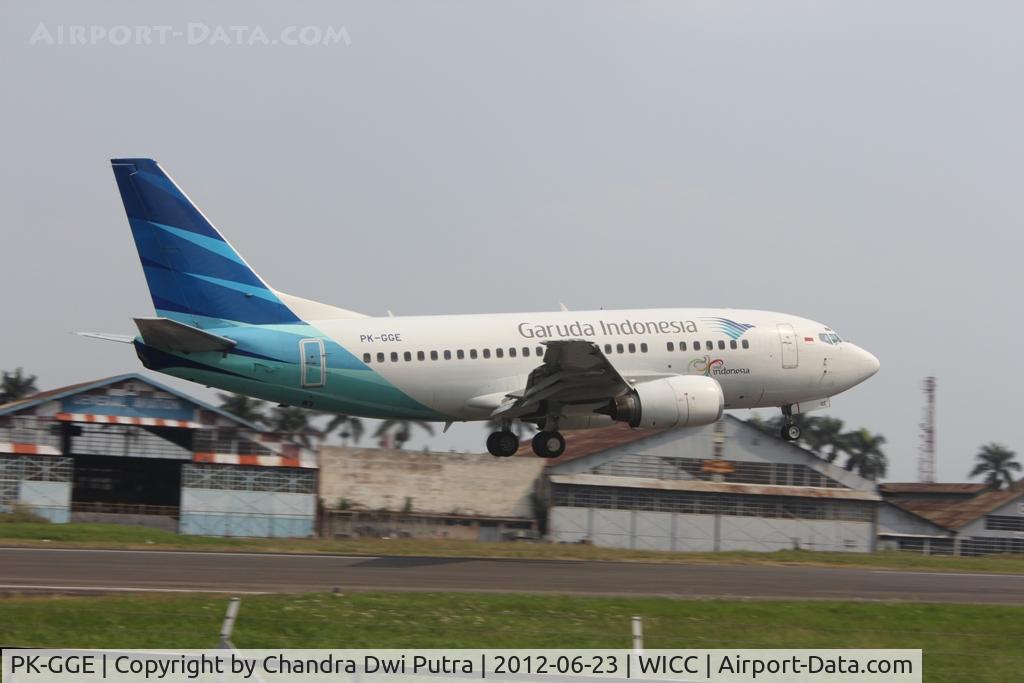 PK-GGE, 1997 Boeing 737-5U3 C/N 28729, PK-GGE Landing At BDO