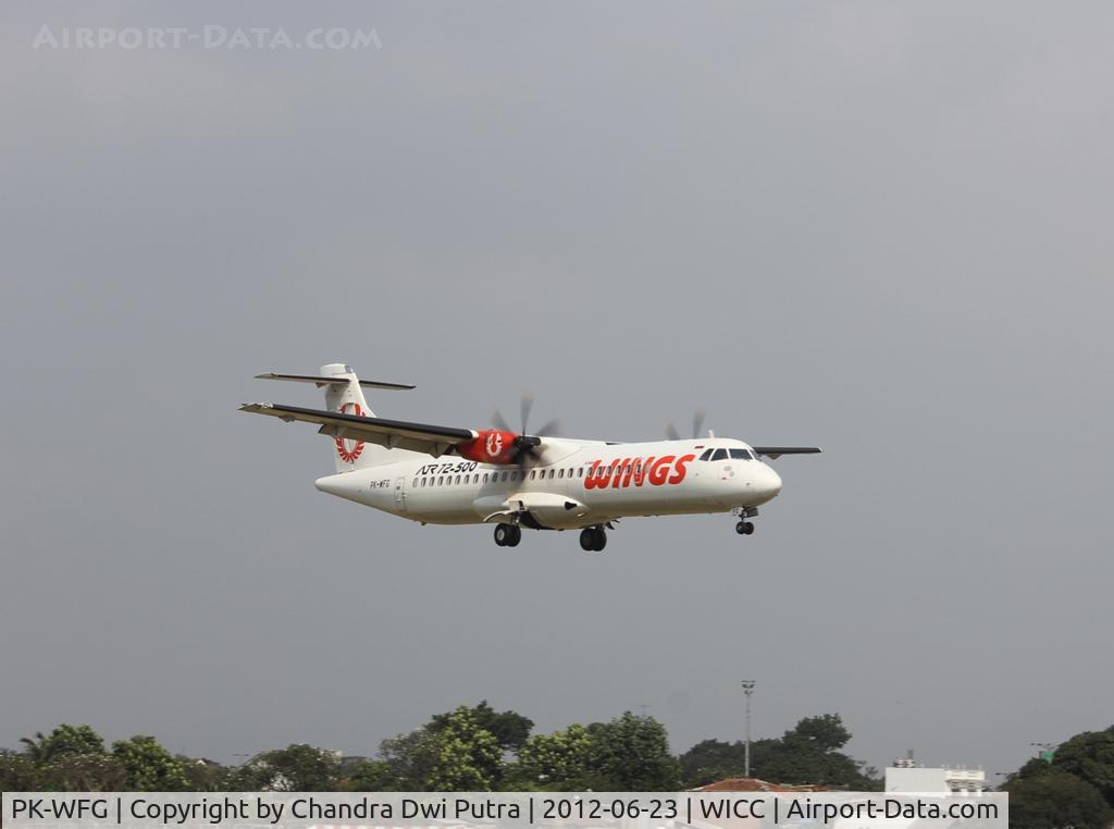 PK-WFG, 2009 ATR 72-212A C/N 882, 72-500 Landing at runway 29 BDO