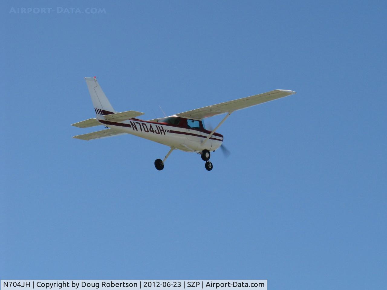 N704JH, 1976 Cessna 150M C/N 15078644, 1976 Cessna 150M, Continental O-200 100 Hp, takeoff climb Rwy 22