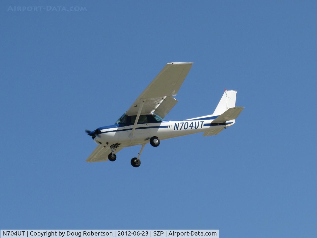 N704UT, 1976 Cessna 150M C/N 15078891, 1976 Cessna 150M, Continental O-200 100 Hp, on final Rwy 22