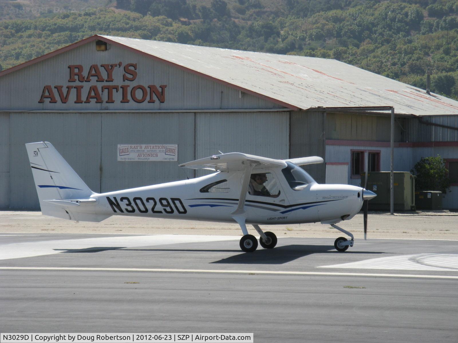 N3029D, 2011 Cessna 162 Skycatcher C/N 16200097, 2011 Cessna 162 SKYCATCHER LSA of CP Aviation, Continental O-200-D 100 Hp lightweight engine, set for takeoff Rwy 22