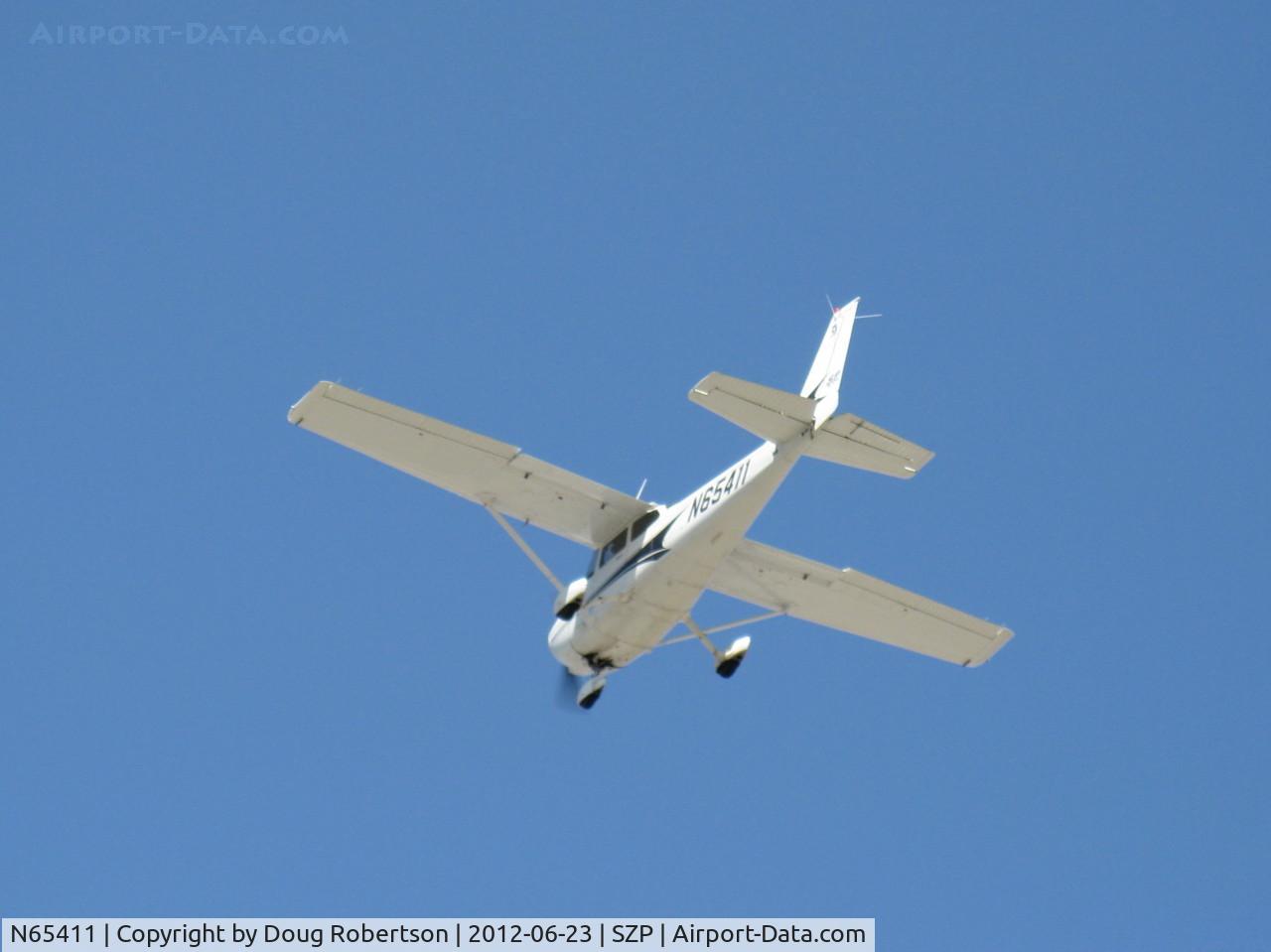 N65411, 2004 Cessna 172S C/N 172S9714, 2004 Cessna 172S SKYHAWK II SP, Lycoming IO-360-L2A 180 Hp, obstructed landing, go-around Rwy 22
