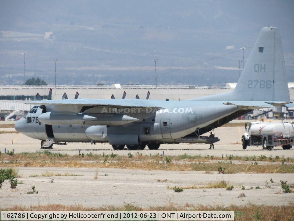 162786, 1983 Lockheed KC-130T Hercules C/N 382-5011, Re-fueling almost completed