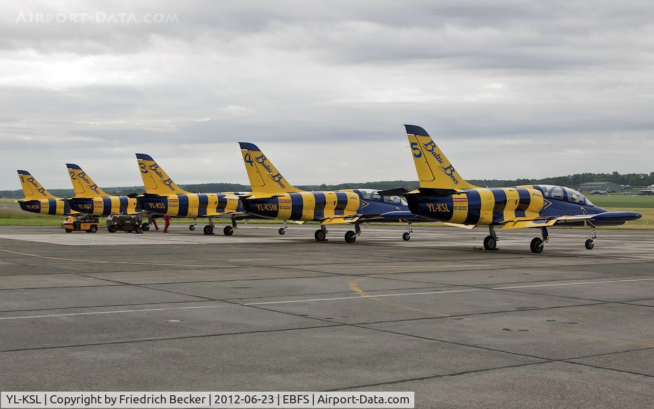 YL-KSL, Aero L-39C Albatros C/N 934657, the Baltic Bees aerobatic team is ready for a traing flight
