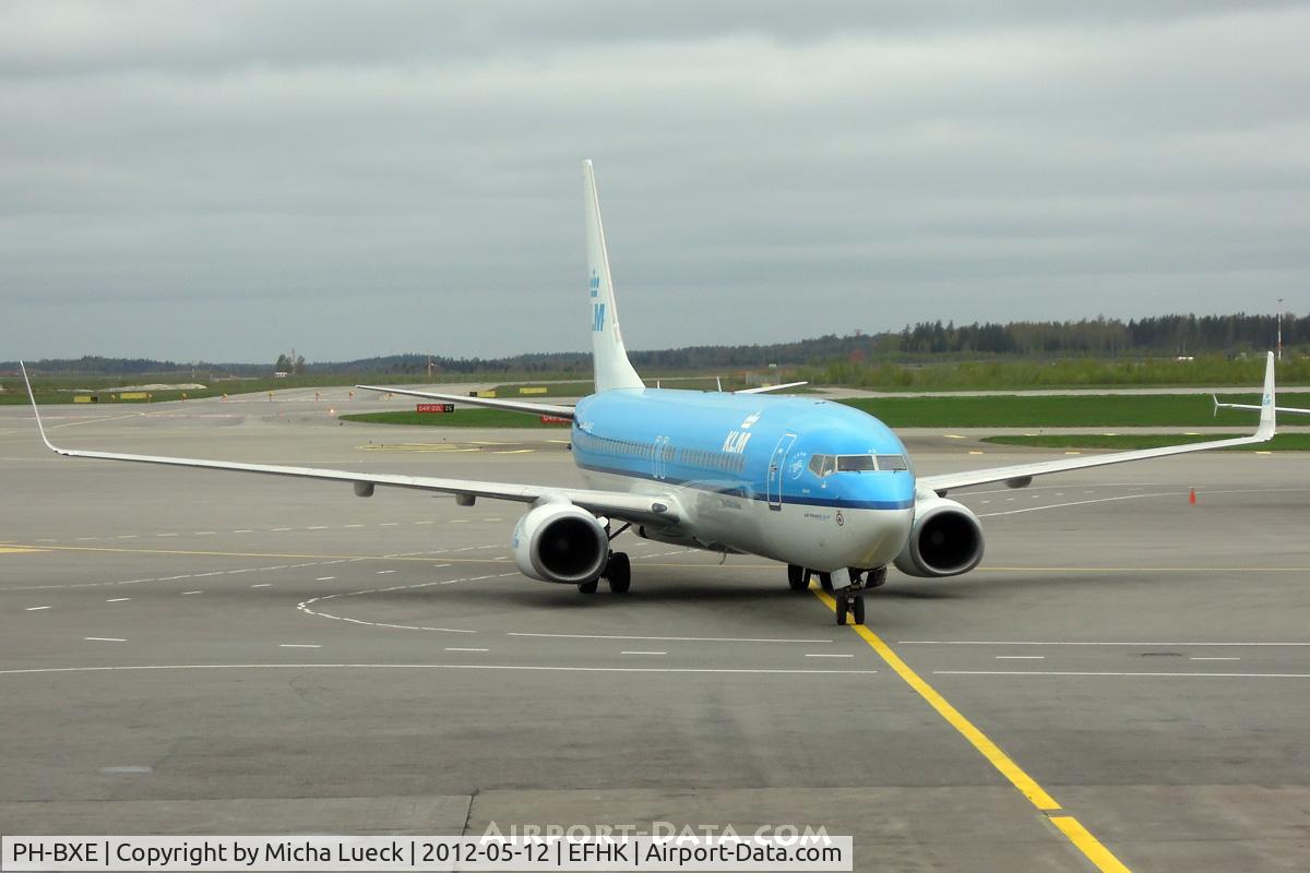 PH-BXE, 2000 Boeing 737-8K2 C/N 29595, At Helsinki