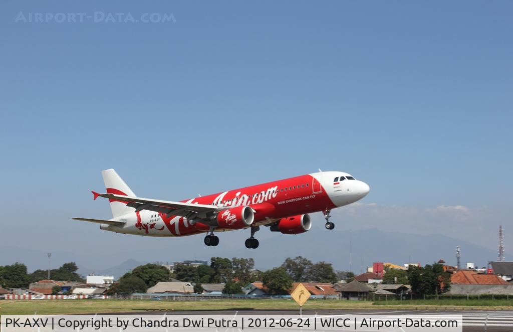 PK-AXV, 2011 Airbus A320-216 C/N 4889, WOW Easy,Easy Capt !?