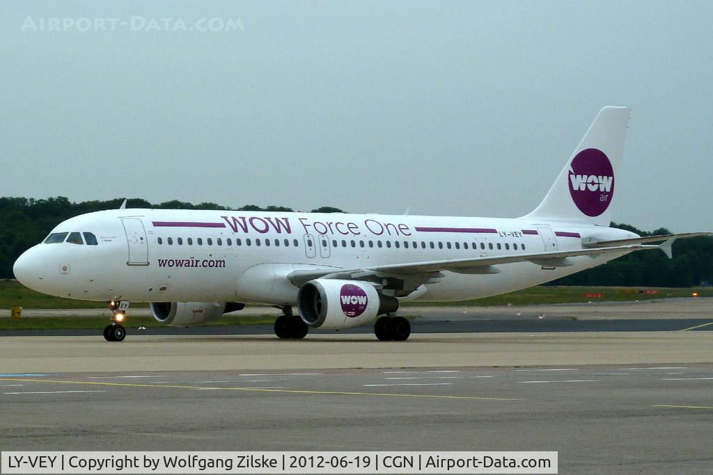 LY-VEY, 1993 Airbus A320-212 C/N 419, visitor