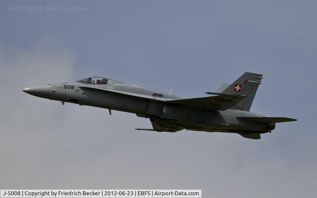 J-5008, McDonnell Douglas F/A-18C Hornet C/N 1336/SFC008, flying display