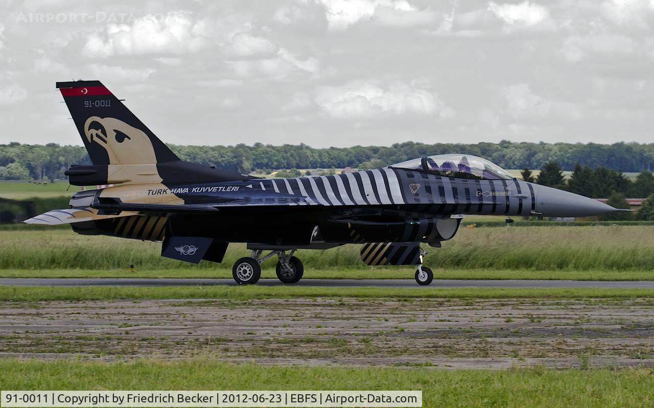 91-0011, TAI (Turkish Aerospace Industries) F-16C Fighting Falcon C/N 4R-91, taxying to the flightline