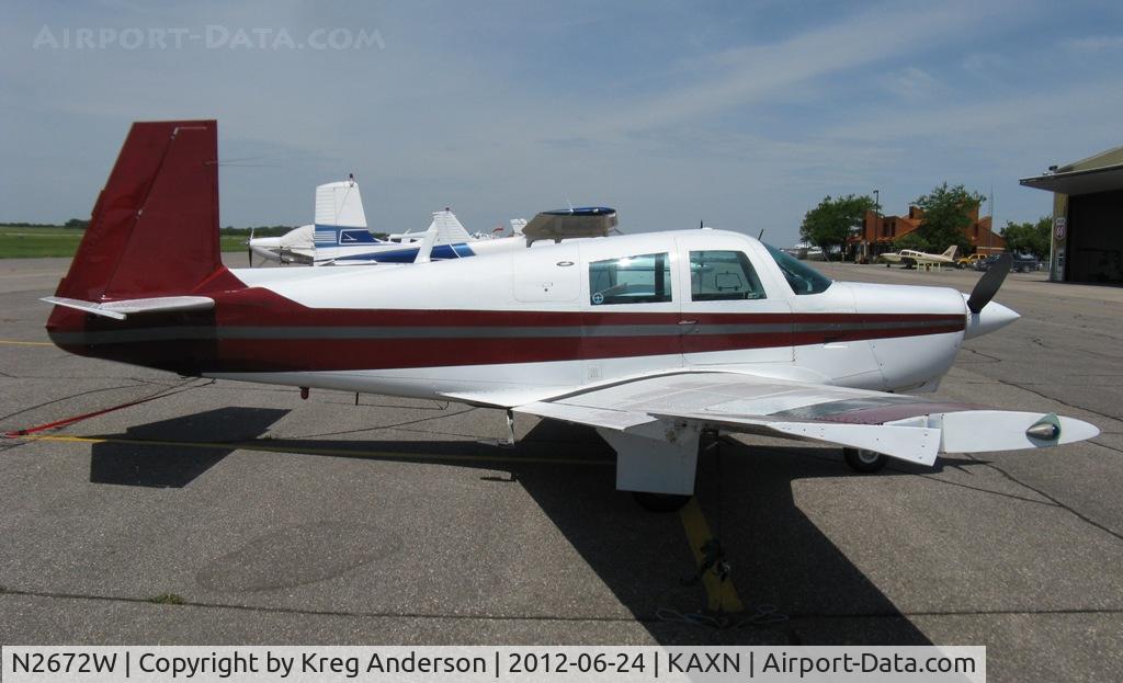 N2672W, 1966 Mooney M20C Ranger C/N 3316, Mooney M20C on the line.