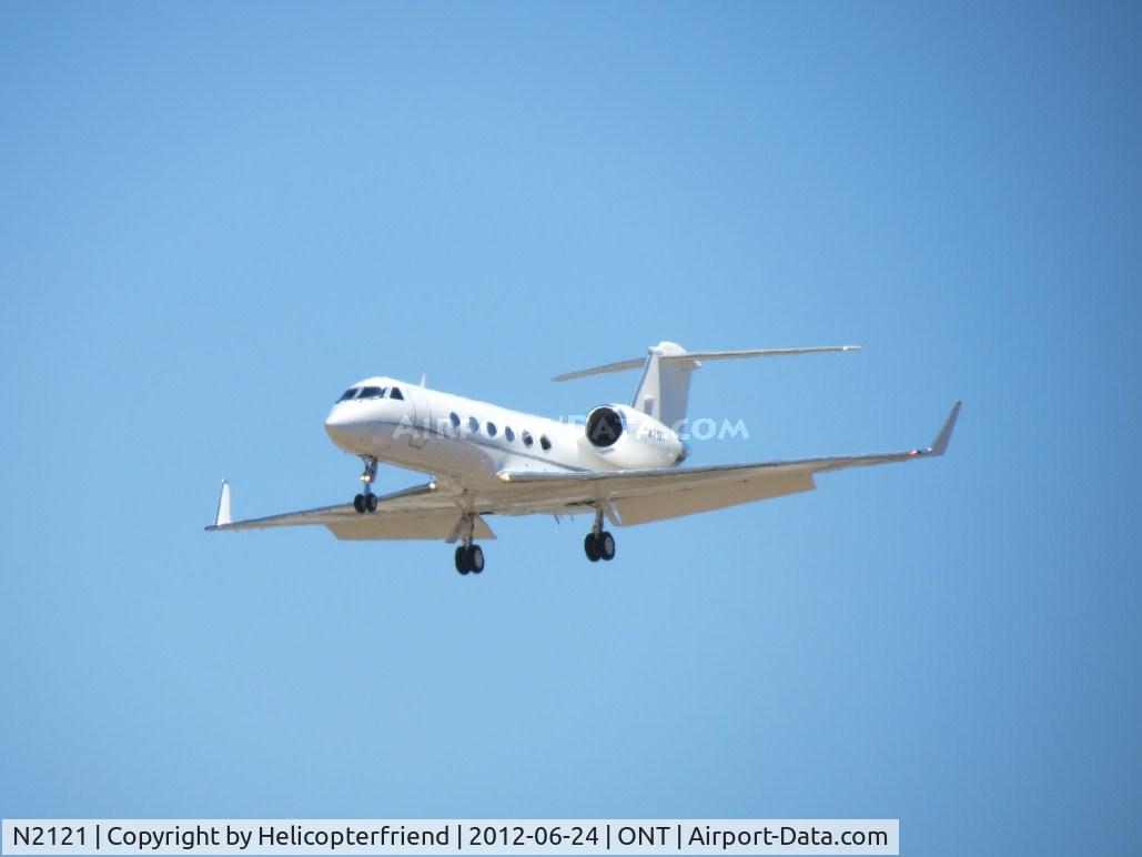 N2121, 1989 Gulfstream Aerospace Gulfstream IV C/N 1117, On final for 26R