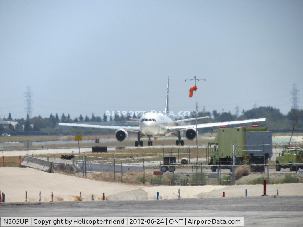 N305UP, 1995 Boeing 767-34AF/ER C/N 27243, Running a taxi test on the engines