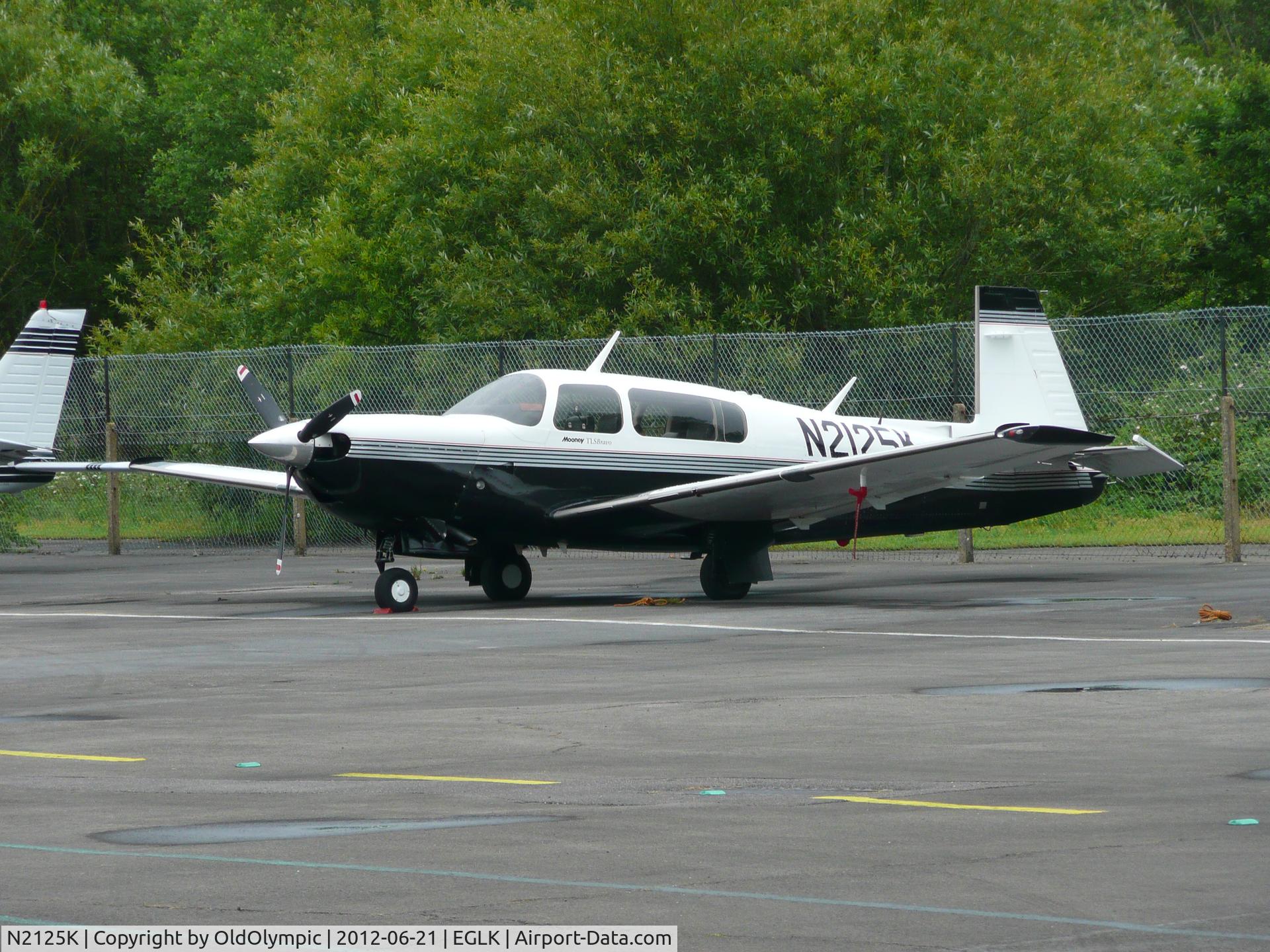 N2125K, 1997 Mooney M20M Bravo C/N 27-0239, Parked