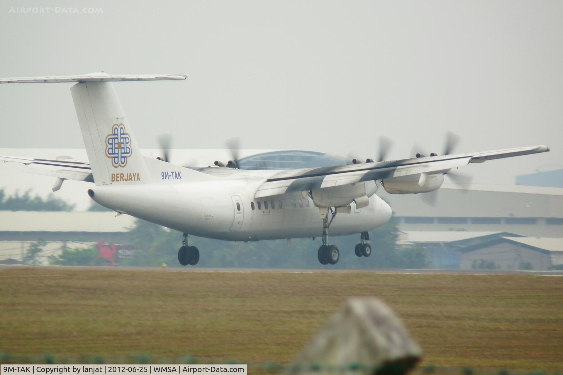 9M-TAK, 1988 De Havilland Canada DHC-7-110 Dash 7 C/N 110, Arrival