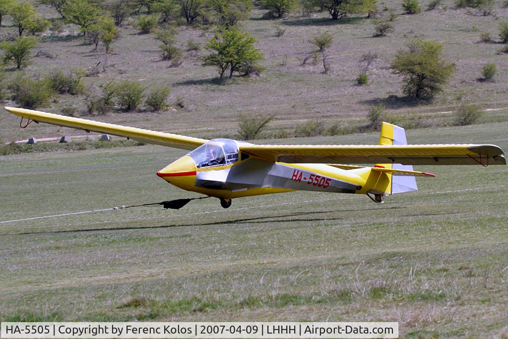HA-5505, 1983 Rubik R-26SU Góbé 82 C/N AA800006, Hármashatárhegy