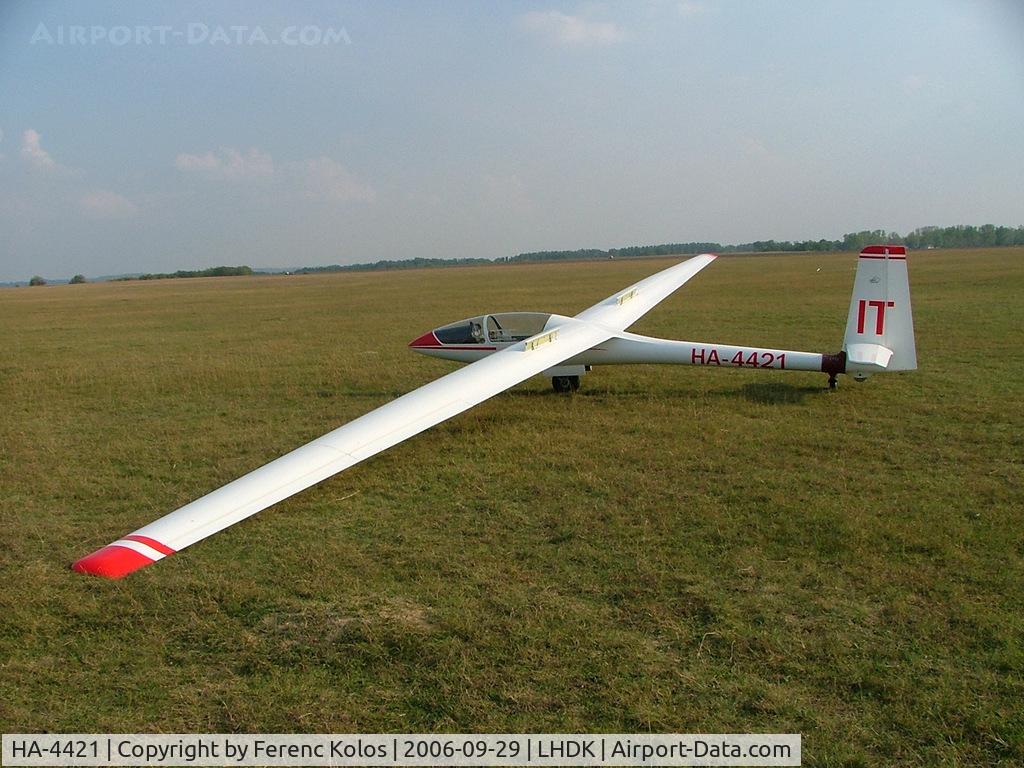 HA-4421, 1981 PZL-Bielsko SZD-42-2 Jantar 2B C/N B-1127, Dunakeszi