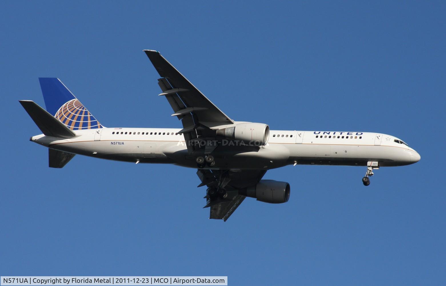 N571UA, 1992 Boeing 757-222 C/N 26681, United 757